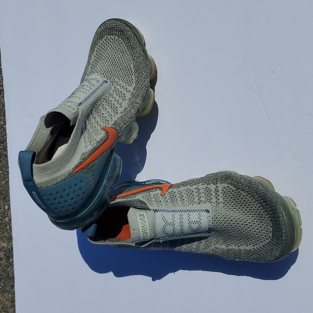 Nike Air VaporMax Moc 2 Running Shoes in Celestial Teal